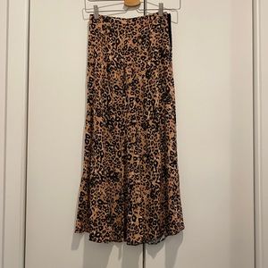 Aritzia wilfred leopard midi skirt